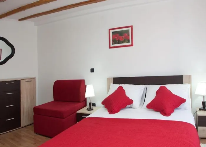 Old Town Apartman *