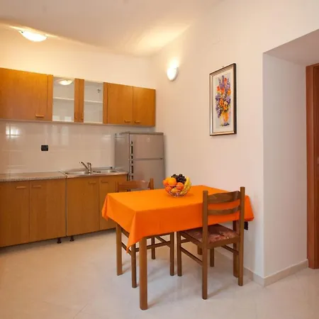 Old Town Apartman *